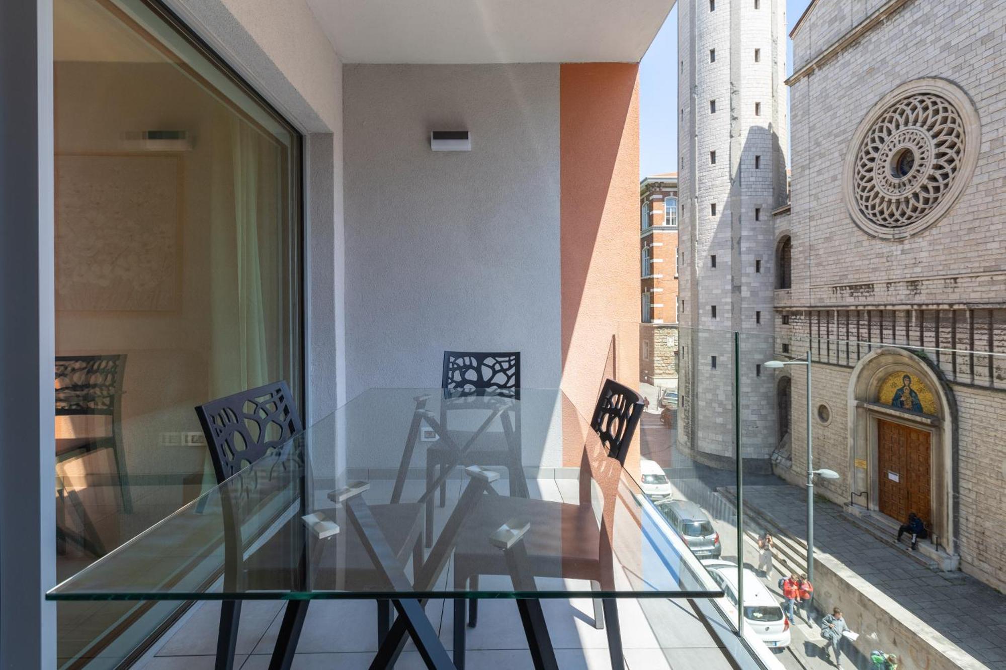 Hurban Anastasio 12 Terrace Park Apartment *